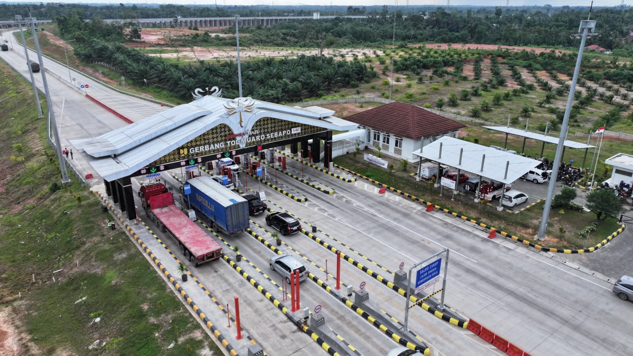 Tol Betung–Tempino–Jambi segera bertarif. Hutama Karya memastikan gerbang tol, armada layanan, CCTV, dan fasilitas operasional siap digunakan. (Foto: ReportaseNews/Don)