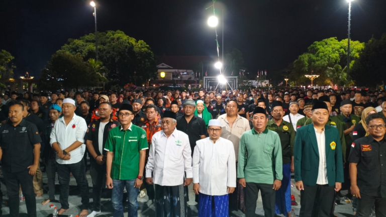 Aliansi Tomas Pati menggelar doa bersama dan ikrar menjaga kondusivitas. Mereka membantah kegiatan tersebut digelar untuk meredam aksi demonstrasi. (And)