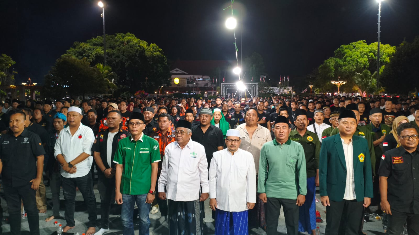 Aliansi Tomas Pati menggelar doa bersama dan ikrar menjaga kondusivitas. Mereka membantah kegiatan tersebut digelar untuk meredam aksi demonstrasi. (And)