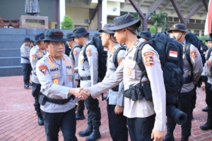 Polri mengerahkan 403 personel ke delapan Polda untuk memperkuat pencegahan Karhutla melalui penyuluhan dan edukasi langsung kepada masyarakat. (Dok. Humas Polri)