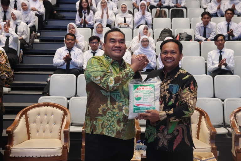Bupati Blora Arief Rohman memaparkan potensi pertanian organik di Universitas Brawijaya sekaligus membuka peluang riset, KKN, dan beasiswa khusus bagi putra-putri Blora. (And)