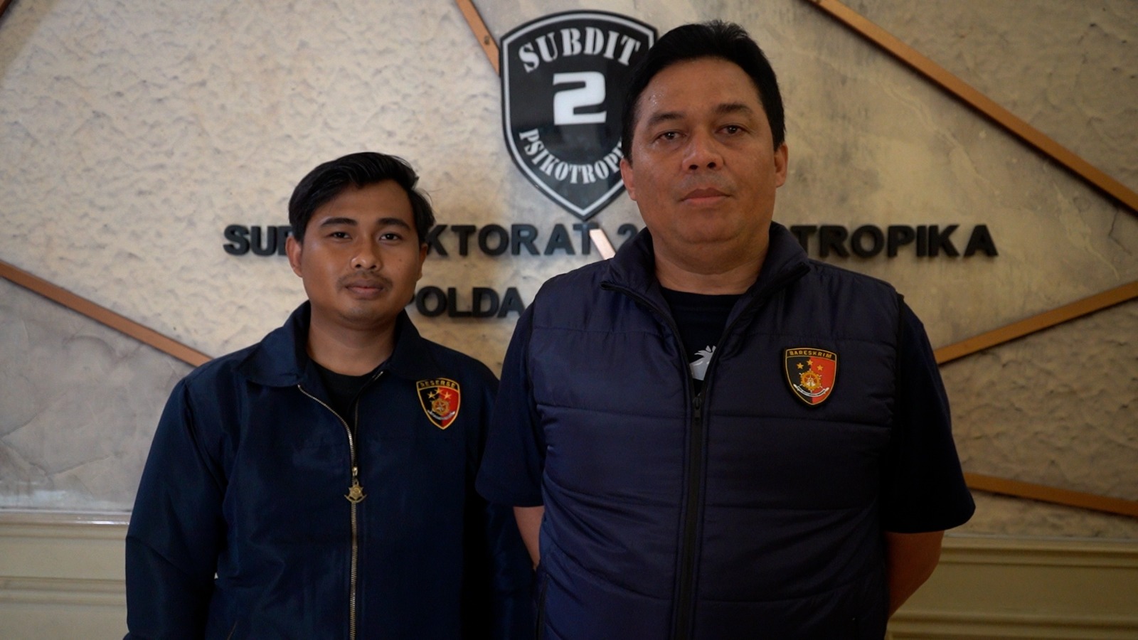 Polda Metro Jaya menggagalkan peredaran ganja seberat 976 gram di Pulo Gadung, Jakarta Timur. Seorang pria berinisial H.N. diamankan polisi. (Istimewa)