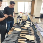 Polda Metro Jaya memeriksa 10 dari 65 orang yang diamankan terkait dugaan perekrutan massa dan penyediaan dana untuk menunggangi aksi demonstrasi. (Foto: ReportaseNews/Tama)
