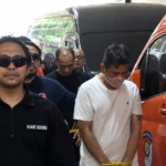 Sembilan tersangka kasus kasino Batam dibawa ke Bareskrim Polri. Polisi menyita uang tunai Rp 7,79 miliar dari penggerebekan. (Foto: ReportaseNews/Tama)