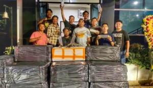 Ditpolairud Polda Metro Jaya menggagalkan penyelundupan 150 ribu benih bening lobster di Bogor. Satu terduga pelaku dan mobil pikap diamankan. (Istimewa)