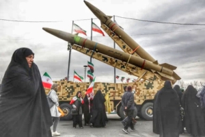 Perang Iran-AS memperlihatkan penggunaan PrSM dan Kheibar Shekan, dua rudal dengan jangkauan, teknologi, dan kemampuan berbeda yang mengubah perang modern. (Foto: West Asia News Agency via Reuters/ Majid Asgaripour)