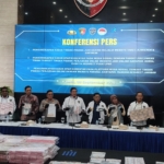 Bareskrim Polri mengungkap tiga kasus judi online dengan 11 tersangka dan delapan DPO. Polisi membekukan dana hampir Rp52 miliar dan menyita 353 rekening. (Foto: ReportaseNews/Tama)