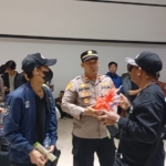 Polresta Bandara Soekarno-Hatta memberikan layanan kesehatan, masker, vitamin, obat, makanan, dan minuman kepada penumpang di Terminal 1, 2, dan 3. (Istimewa)