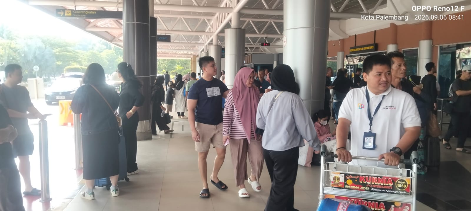 Erupsi Anak Krakatau Batalkan 18 Penerbangan Palembang
