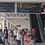 Penerbangan Jakarta-Palembang di Bandara SMB II kembali berangsur normal setelah terdampak erupsi Anak Gunung Krakatau. Sebanyak 64 penerbangan sebelumnya dibatalkan dan berdampak pada 10.624 calon penumpang. (Don)