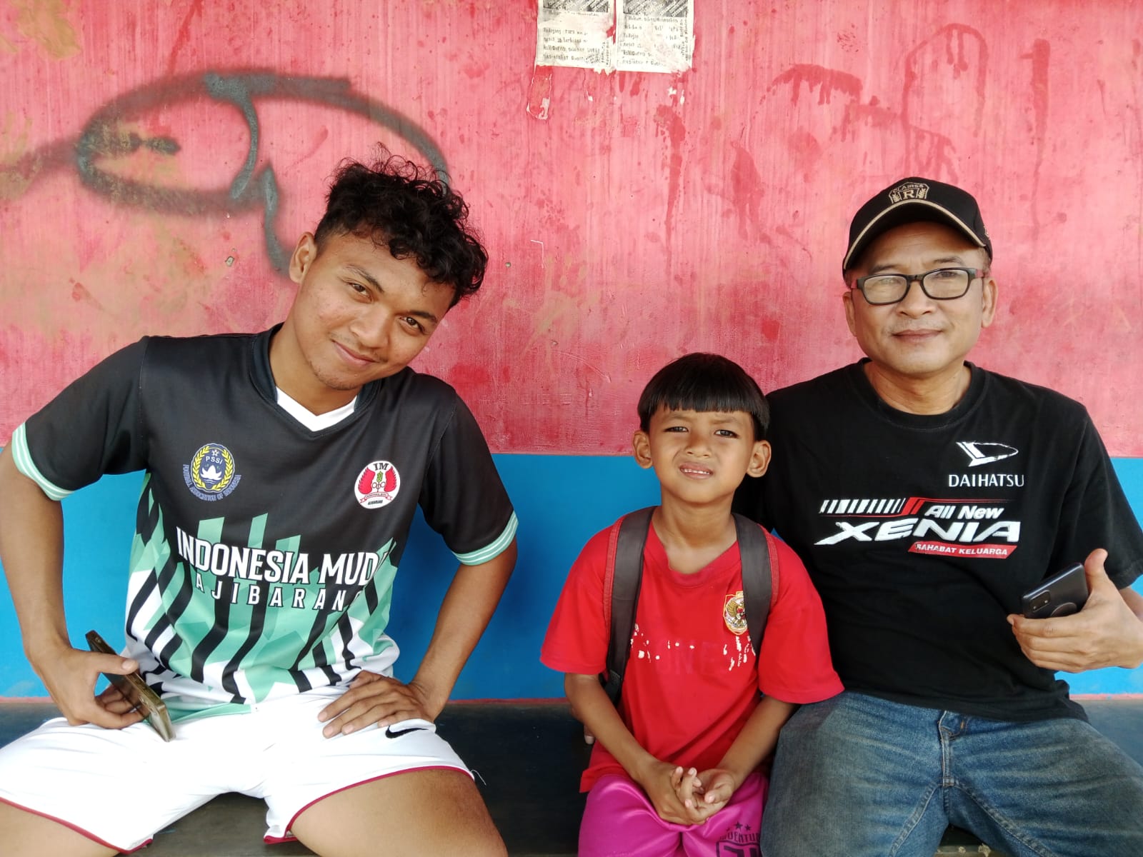 SSB Indonesia Muda Ajibarang membina sekitar 80 pesepak bola usia dini di Banyumas Barat, sekaligus menanamkan disiplin, mental, dan kerja sama. (Kus)