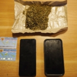 Polda Metro Jaya menggagalkan peredaran ganja seberat 30,49 gram di Jakarta Barat. Dua pria berinisial MR dan AF diamankan polisi. (Foto: Ditresnarkoba PMJ)