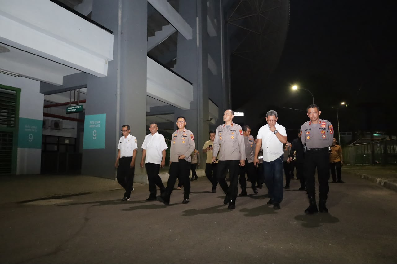 Jelang Semen Padang FC vs PSIS Semarang di Stadion Patriot, Polres Metro Bekasi Kota menghadirkan sport tourism dengan 30 stan kuliner dan UMKM. (Dok. Humas Polda Metro Jaya)