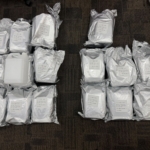 Bareskrim Polri mengungkap penyelundupan 5 kilogram serbuk etomidate dari Malaysia dan menemukan dugaan clandestine lab di apartemen Jakarta Utara dengan potensi produksi 42.500 pods senilai Rp127,5 miliar. (Dittipidnarkoba Bareskrim Polri)