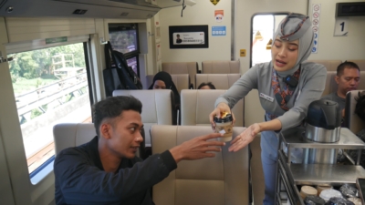 Pramugari KAI. (Foto: ReportaseNews/Tama)