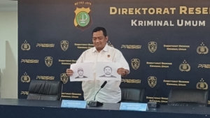 Polda Metro Jaya mengantongi dua sketsa wajah pria yang diduga terkait kasus penganiayaan hingga menyebabkan satu orang meninggal saat kerusuhan 27 Agustus 2026. (Foto: ReportaseNews/Tama)