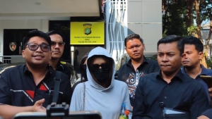 Kuasa hukum korban dugaan kekerasan seksual yang melibatkan Betrand Peto membantah pernyataan yang menyudutkan korban dan meminta publik tidak memberikan stigma. (Foto: ReportaseNews/Tama)