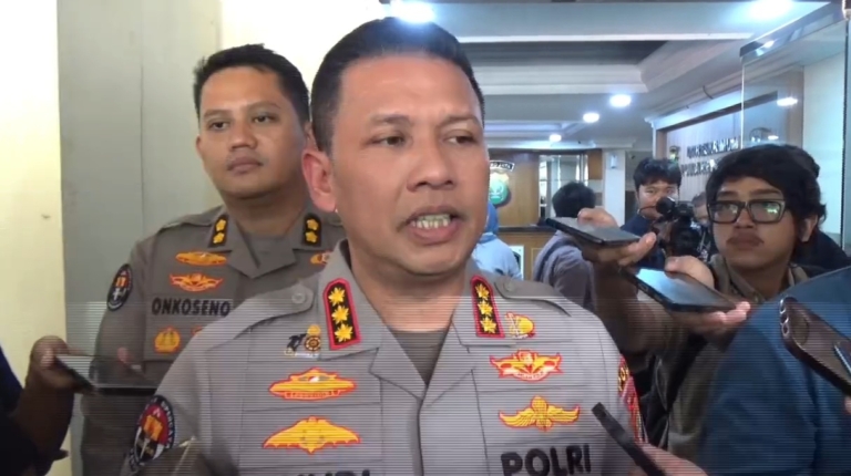 Polda Metro Jaya menegaskan penyidik tidak menyimpan HP Sutrimo. Polisi masih menunggu hasil forensik dan mendalami sejumlah saksi terkait kematiannya. (Foto: ReportaseNews/Tama)