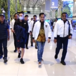 Polri menangkap FP, buronan kasus judi online internasional, di Thailand. FP diduga terkait pengelolaan situs Empire88, 1XBET, dan AJ8Keren dengan perputaran uang sekitar Rp1 triliun. (Istimewa)