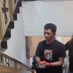Subdit Resmob Polda Metro Jaya mengungkap pencurian rumah kosong di Jakarta dan Depok. Tersangka A diduga beraksi dengan mencongkel pintu dan menyasar rumah yang ditinggal penghuni. (Foto: Resmob PMJ)