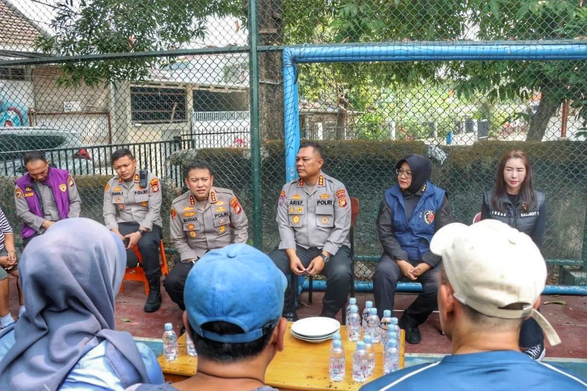 Polres Jakarta Barat dan Polda Metro Jaya menggelar trauma healing di Kampung Ambon dan Kampung Boncos setelah operasi narkoba yang mengamankan 24 orang. (Humas Polres Metro Jakbar)