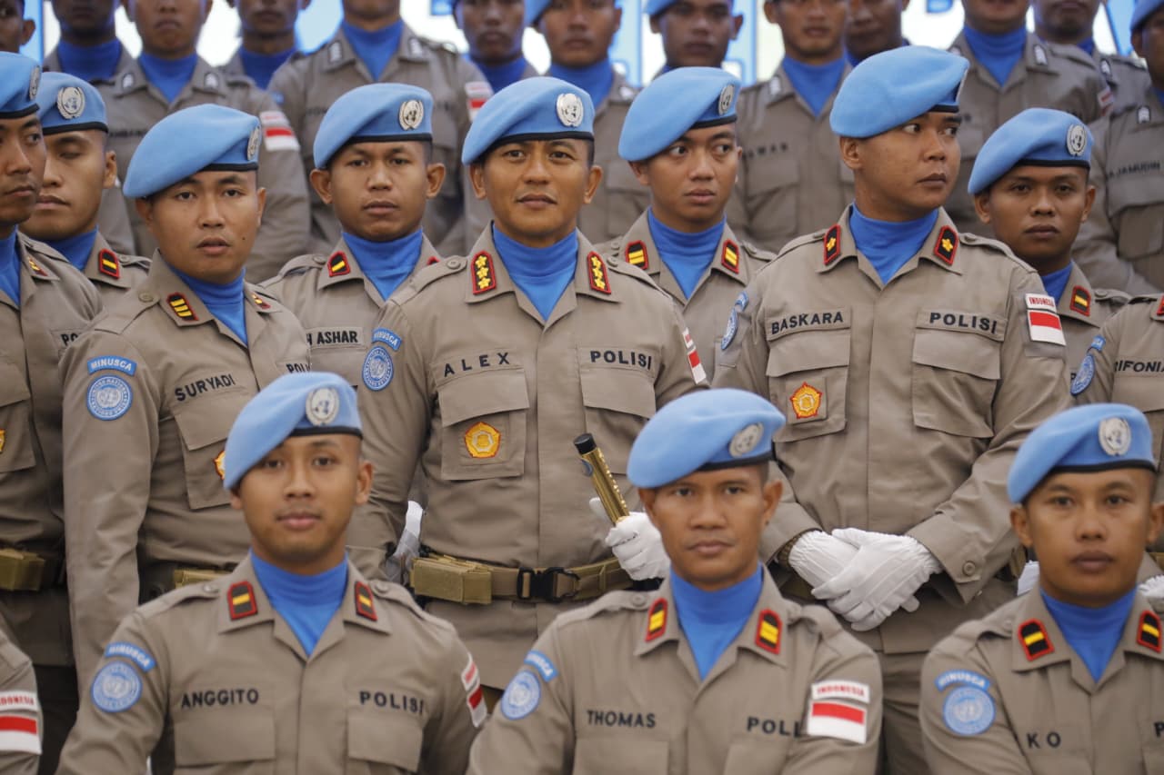 Polri melepas 140 personel FPU 8 MINUSCA untuk menjalankan misi perdamaian PBB di Afrika Tengah selama 12 bulan, dengan fokus perlindungan warga sipil dan stabilitas keamanan di Bangui. (Dok. Humas Polri)