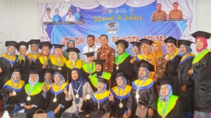  Unik! Wisuda Lansia Berdaya