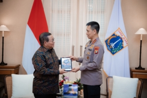 Kapolda Metro Jaya Dadang Hartanto dan Gubernur Jakarta Pramono Anung membahas keamanan ibu kota, pencegahan narkoba, program Poliran, lapangan kerja, dan pelayanan publik. (Humas Polda Metro Jaya)