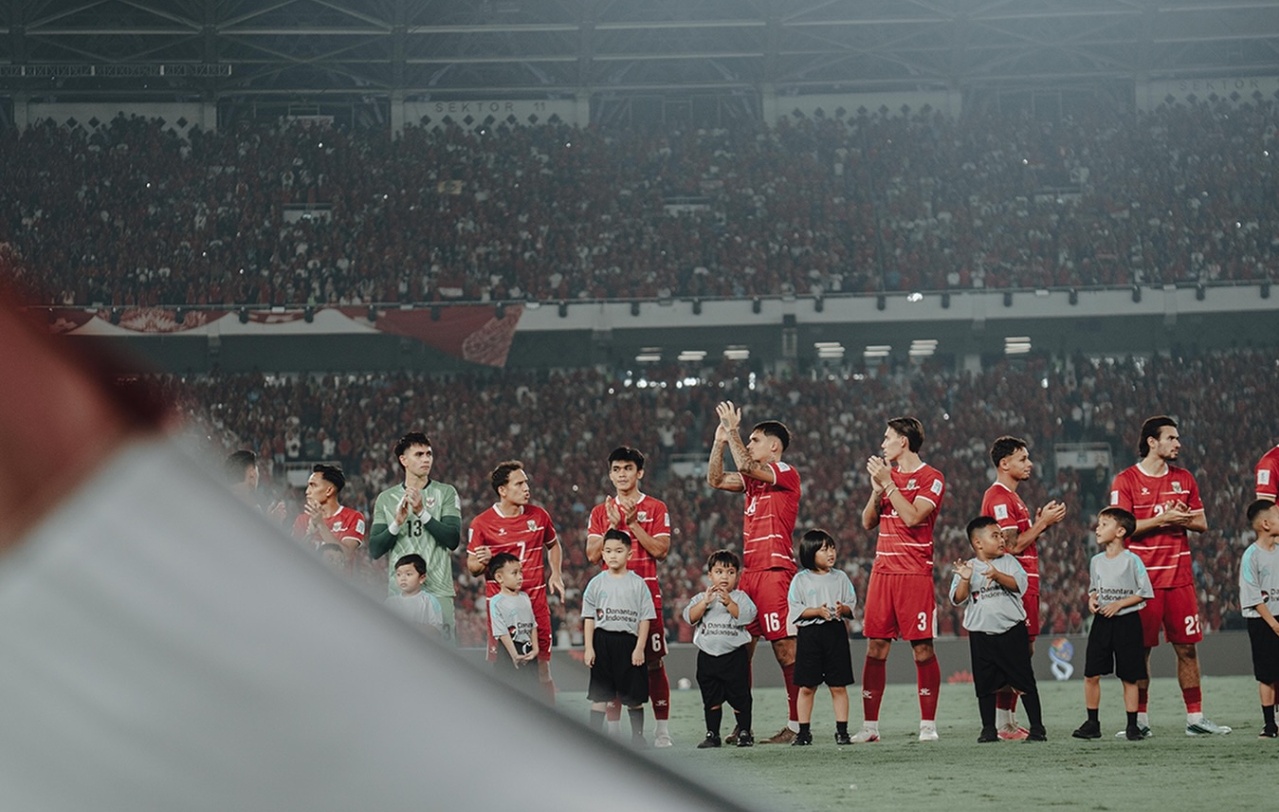 Timnas Indonesia menjuarai FIFA ASEAN Cup 2026 setelah mengalahkan Thailand 4-2 lewat adu penalti di SUGBK. Emil Audero menjadi pahlawan setelah menggagalkan penalti penentu Thailand. (Instagram/timnasindonesia)