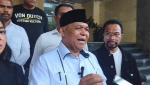 Kuasa hukum Bharatu Laurentius Valdo mempertanyakan motif penembakan di Mako Polairud Pondok Cabe. Dugaan perundungan terhadap tersangka masih didalami penyidik. (ReportaseNews/Tama)